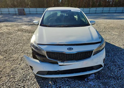 2017 Kia Forte Lx z USA, uszkodzony, nr VIN 3KPFL4A76HE103236